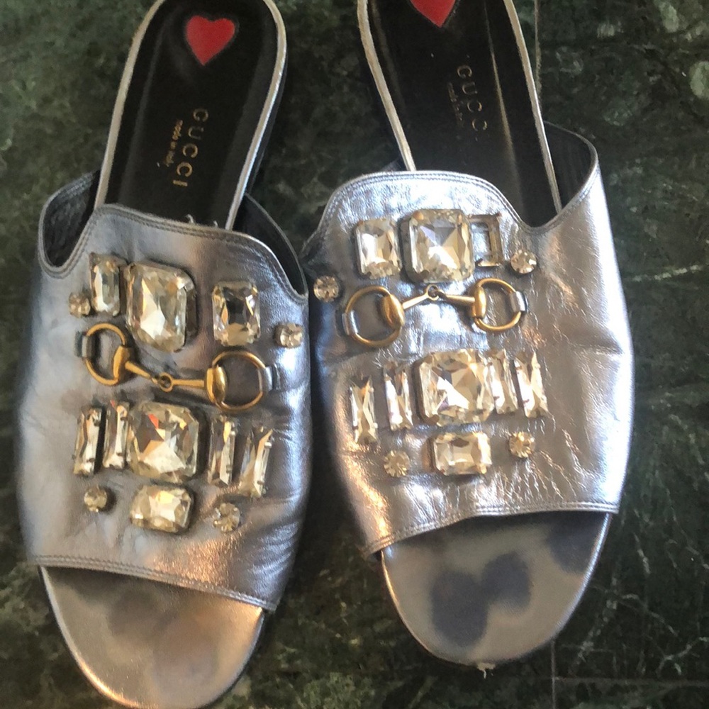 Gucci sandal slides
